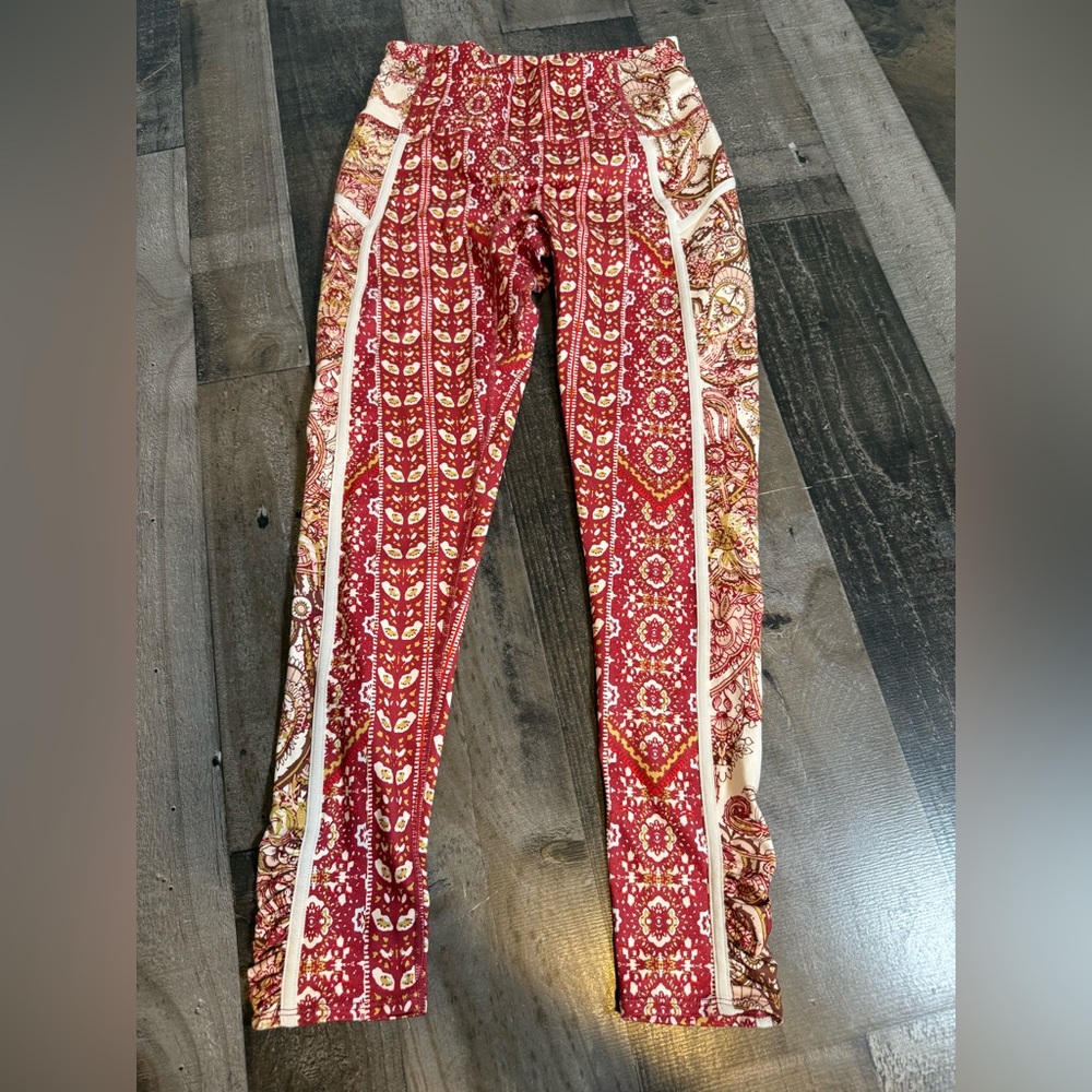 Free People‎ Movement Leggings Red Boho Print Ruched Athletic Yoga Pants S